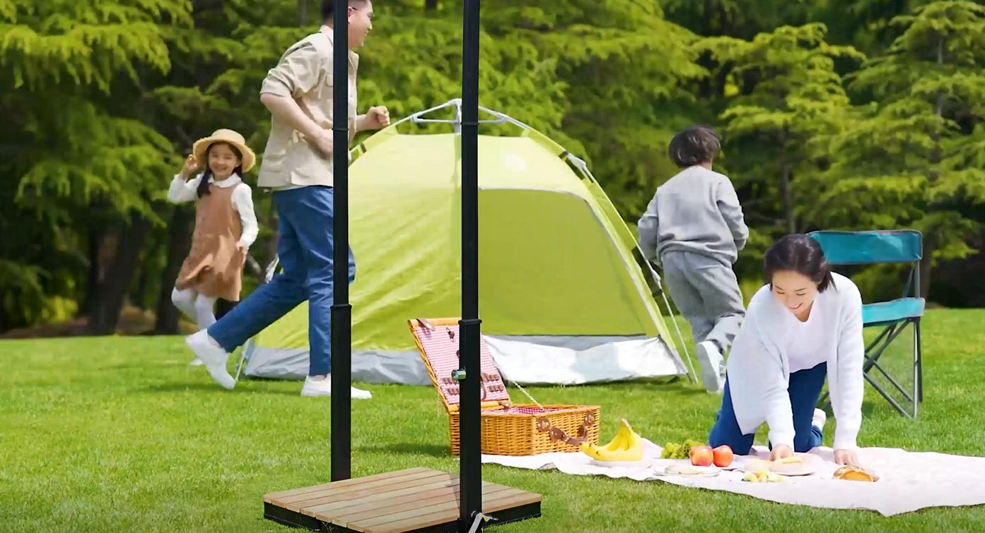 Folding outdoor shower